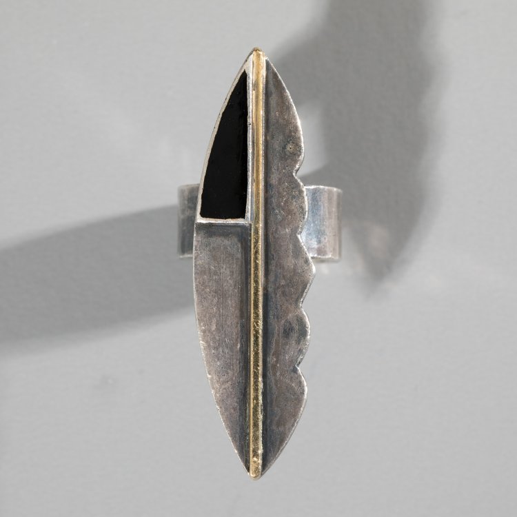 Bild 1 zu Objekt, Ring in Blattform, Jean Despr&eacute;s, K-15 49