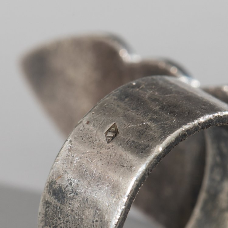 Bild 4 zu Objekt, Ring in Blattform, Jean Despr&eacute;s, K-15 49