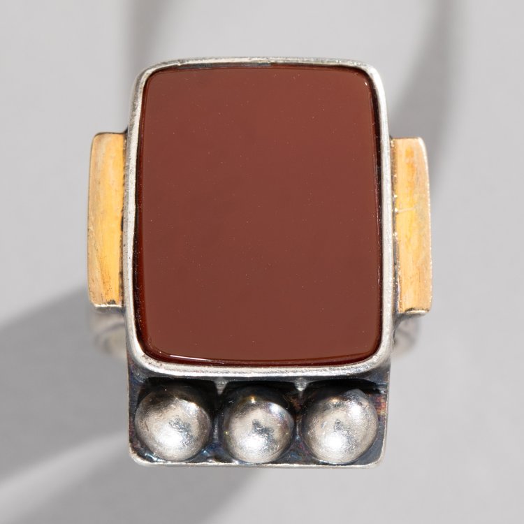 Bild 1 zu Objekt, Ring mit Karneol, Jean Despr&eacute;s, K-15 48