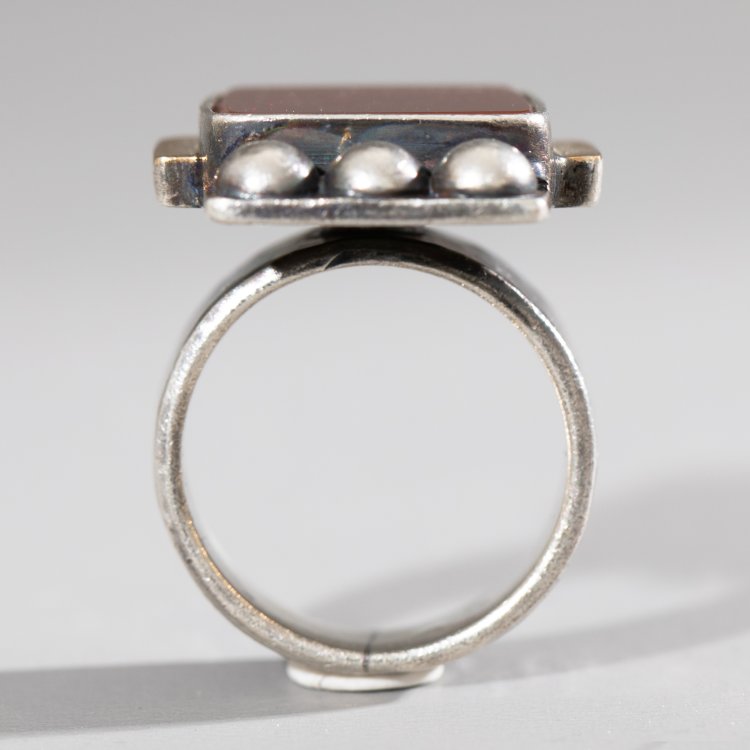 Bild 2 zu Objekt, Ring mit Karneol, Jean Despr&eacute;s, K-15 48