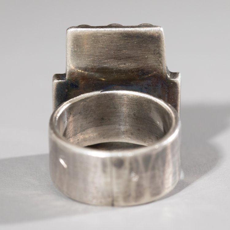 Bild 3 zu Objekt, Ring mit Karneol, Jean Despr&eacute;s, K-15 48