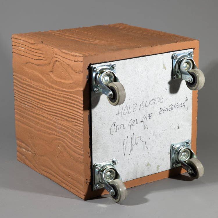 Bild 3 zu Objekt, Signierter Rollhocker Modell Holzblock aus der Sitzgruppe R&ouml;merberg, Volker Albus, K-15 588