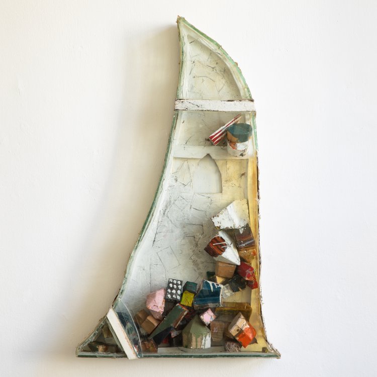 Bild 1 zu Objekt, 'Pointed Cap Shards Rest', 1990/91, Thomas Virnich, K-15 273