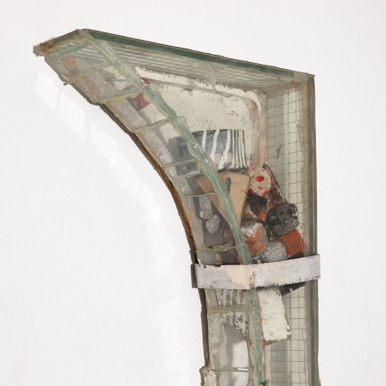 Bild 2 zu Objekt, 'Pointed Cap Shards Rest', 1990/91, Thomas Virnich, K-15 272