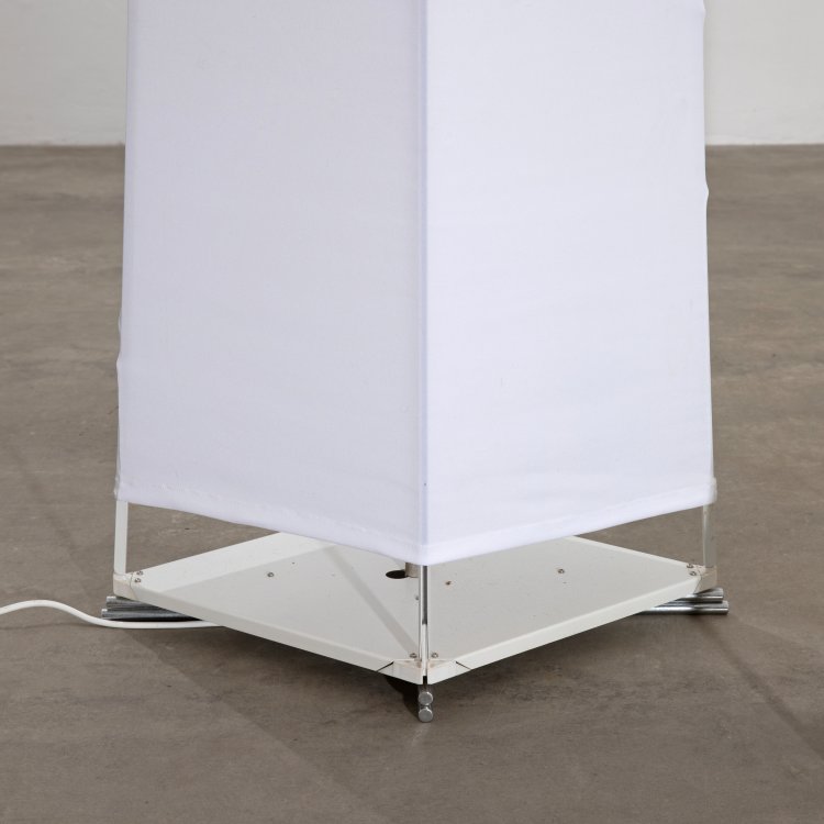 Bild 2 zu Objekt, 2 floor lamps model Kazuki 3, Kazuhide Takahama, Sirrah, K-15 555