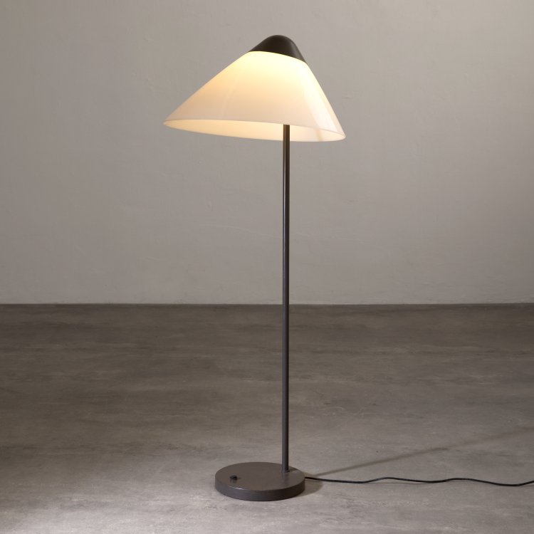 Hauptbild zu Objekt, Floor lamp model Opala, Hans J. Wegner, Louis Poulsen, K-15 513