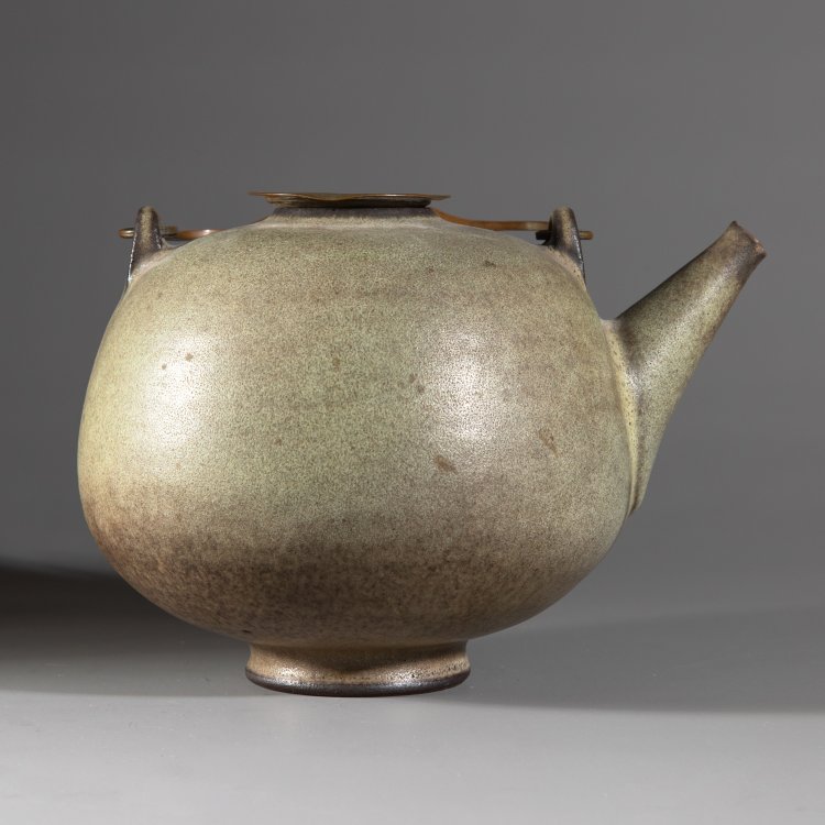 Bild 2 zu Objekt, Rare teapot, Hubert Griemert, Burg Giebichenstein, K-15 126