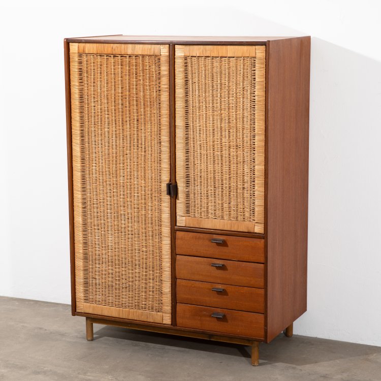 Hauptbild zu Objekt, Wardrobe, Sebastian Muggenthaler, K-15 431