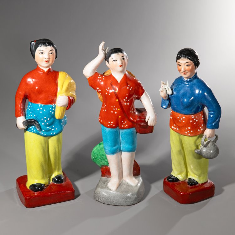 Hauptbild zu Objekt, Three Maoist porcelain figures, K-15 186