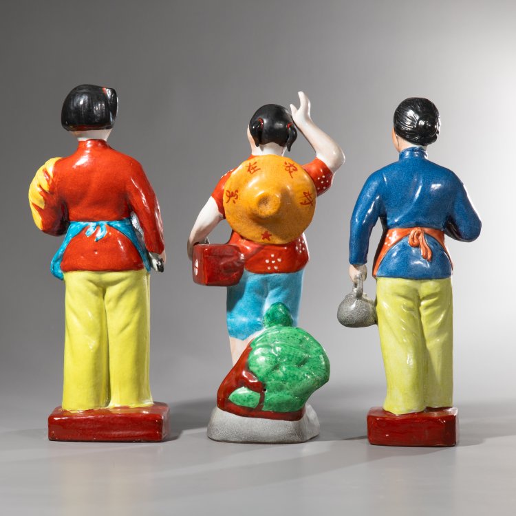 Bild 3 zu Objekt, Three Maoist porcelain figures, K-15 186