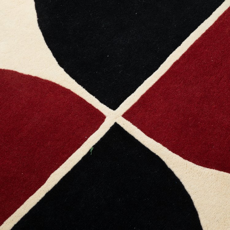 Bild 1 zu Objekt, Limited artist's carpet model Red and Black Solid 4 / 200, Royal Academy of Art, K-15 477