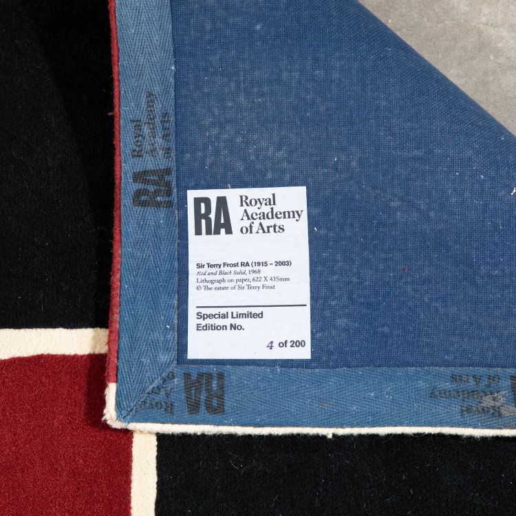 Bild 2 zu Objekt, Limited artist's carpet model Red and Black Solid 4 / 200, Royal Academy of Art, K-15 477