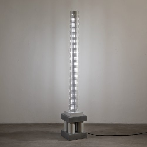 Floor lamp model Chicago Tribune