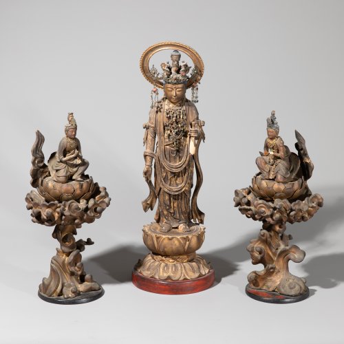 Three-part figure group
