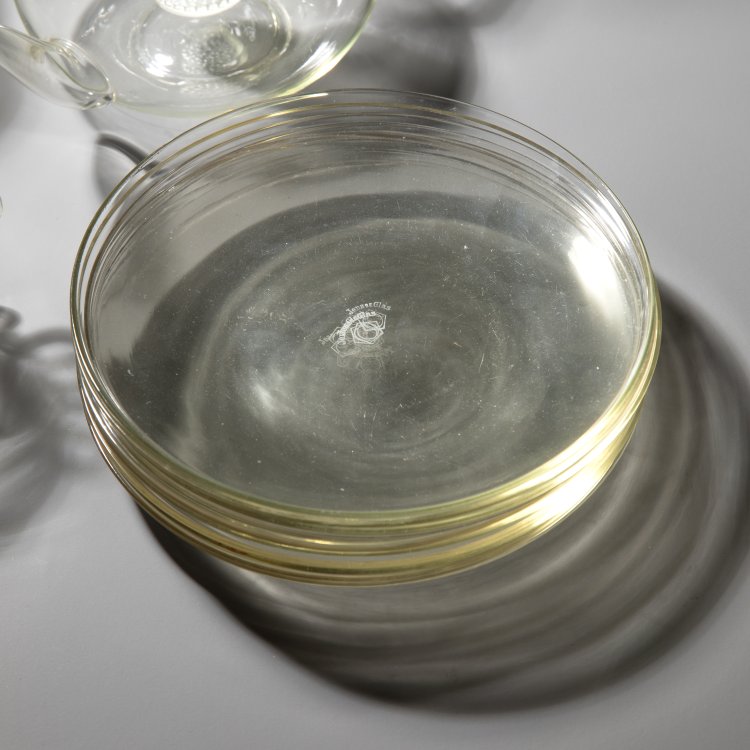 Bild 1 zu Objekt, Konvolut Jenaer Glas Teile plus Tee-Ei, Christian Dell,Gerhard Marcks,Wilhelm Wagenfeld, Jenaer Glaswerke Schott & Gen., K-15 425