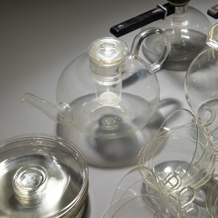 Bild 3 zu Objekt, Konvolut Jenaer Glas Teile plus Tee-Ei, Christian Dell,Gerhard Marcks,Wilhelm Wagenfeld, Jenaer Glaswerke Schott & Gen., K-15 425