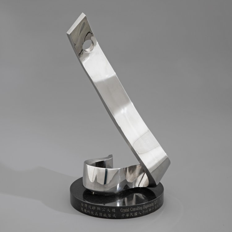 Hauptbild zu Objekt, Skulptur 'Drachen', 1989, K-15 329