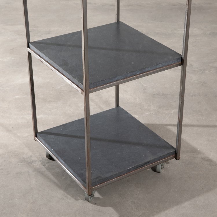 Bild 1 zu Objekt, Regal, Einzelanfertigung f&uuml;r die Galerie Sch&uuml;ppenhauer,  Pentagon, Pentagon, K-15 626