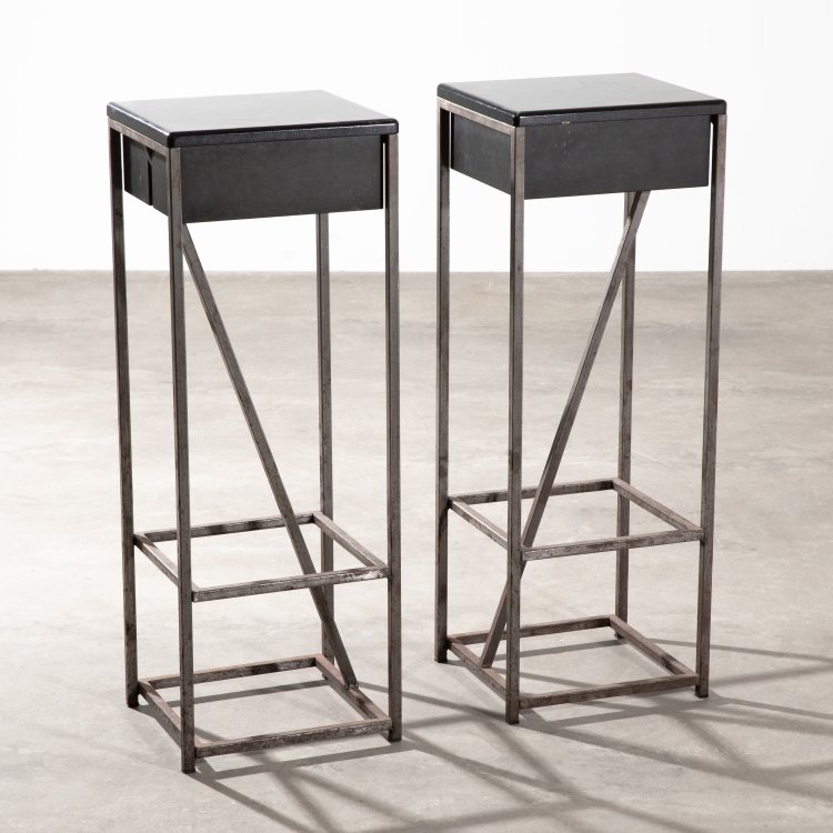 Hauptbild zu Objekt, 2 Barhocker, Einzelanfertigung f&uuml;r die Galerie Sch&uuml;ppenhauer,  Pentagon, Pentagon, K-15 618