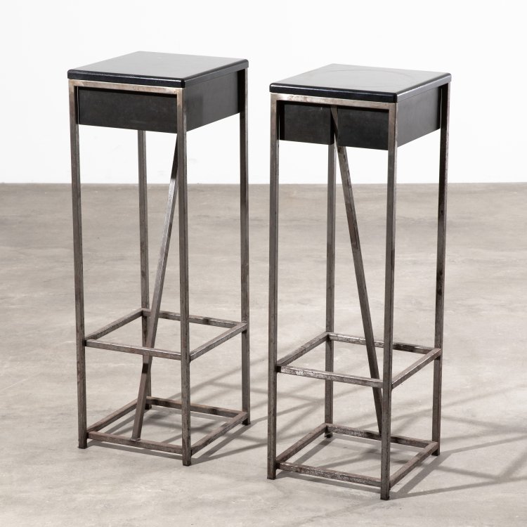 Hauptbild zu Objekt, 2 Barhocker, Einzelanfertigung f&uuml;r die Galerie Sch&uuml;ppenhauer,  Pentagon, Pentagon, K-15 617