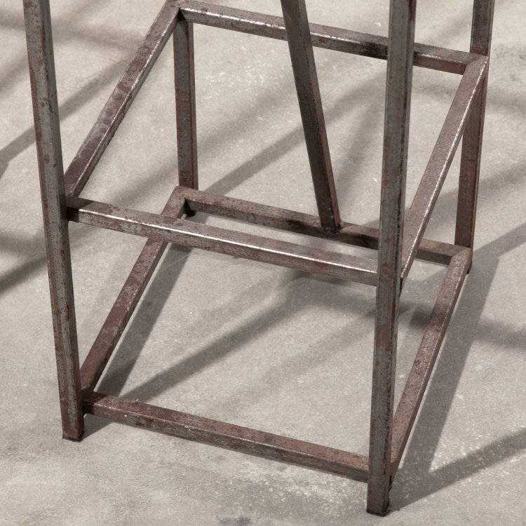 Bild 1 zu Objekt, 2 Barhocker, Einzelanfertigung f&uuml;r die Galerie Sch&uuml;ppenhauer,  Pentagon, Pentagon, K-15 617