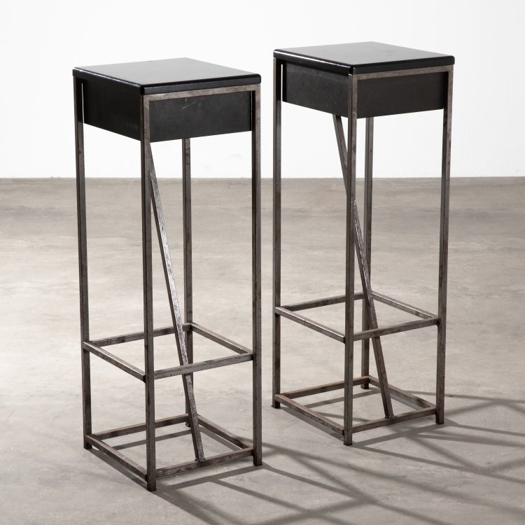 Hauptbild zu Objekt, 2 Barhocker, Einzelanfertigung f&uuml;r die Galerie Sch&uuml;ppenhauer,  Pentagon, Pentagon, K-15 619