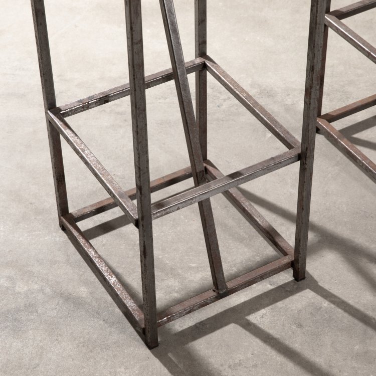 Bild 1 zu Objekt, 2 Barhocker, Einzelanfertigung f&uuml;r die Galerie Sch&uuml;ppenhauer,  Pentagon, Pentagon, K-15 619