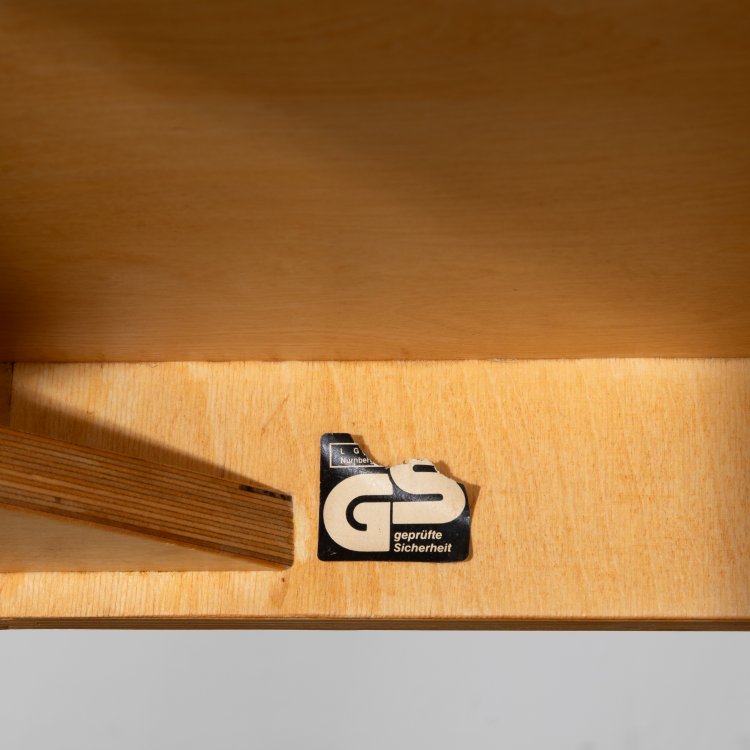 Bild 4 zu Objekt, Esstisch aus der Ply-Chair Gruppe, Jasper Morrison, Vitra, K-15 627