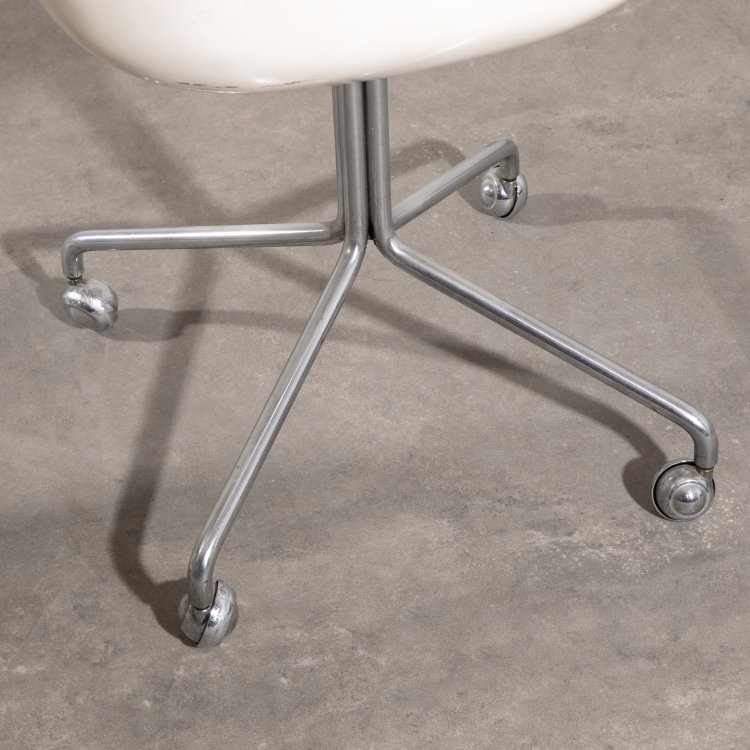 Bild 3 zu Objekt, 2 shell chair prototypes, Horst Br&uuml;ning, K-15 439