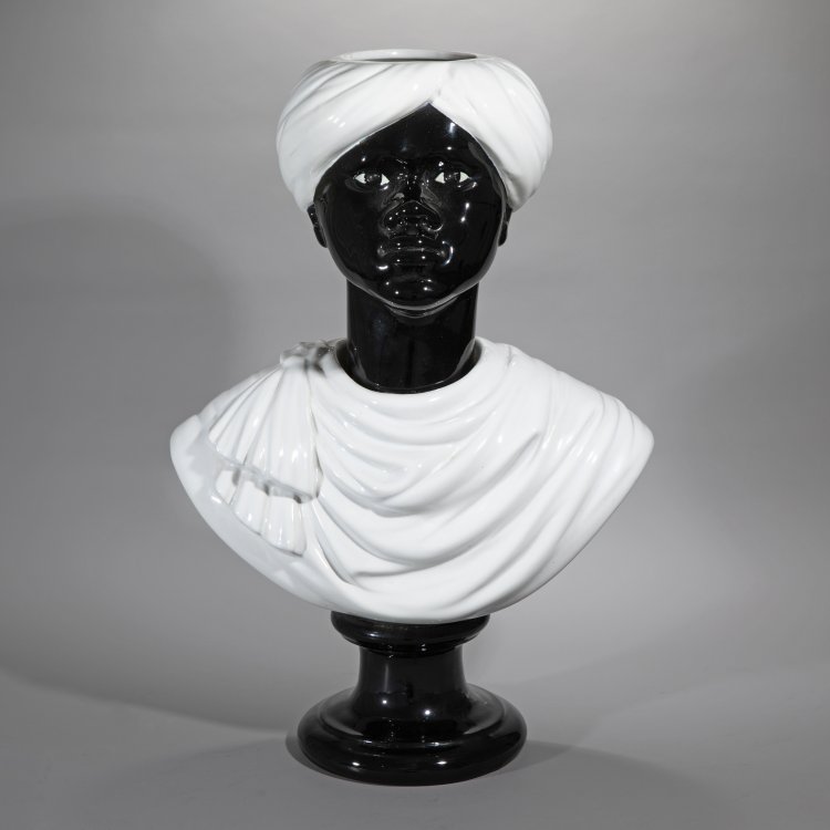 Hauptbild zu Objekt, Gro&szlig;e Vase Modell Busto di Moro, Piero Fornasetti, Fornasetti, K-15 545