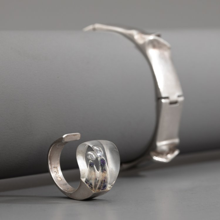 Hauptbild zu Objekt, Armband 'Ceres' und Ring 'Microns', 1970er Jahre, Bj&ouml;rn Weckstr&ouml;m, K-15 55