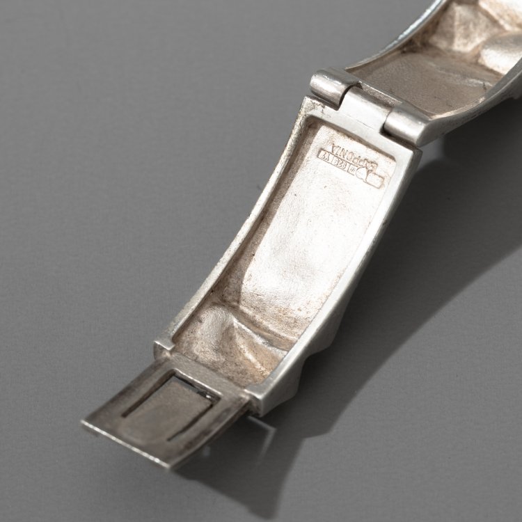 Bild 8 zu Objekt, Armband 'Ceres' und Ring 'Microns', 1970er Jahre, Bj&ouml;rn Weckstr&ouml;m, K-15 55