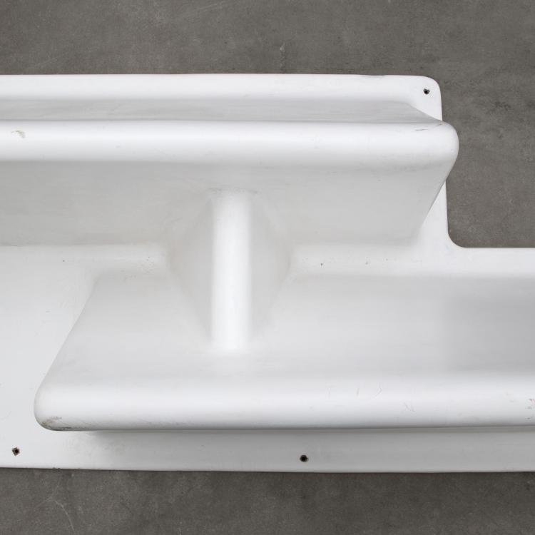 Bild 2 zu Objekt, Large fiberglass desk / wall unit, K-15 469