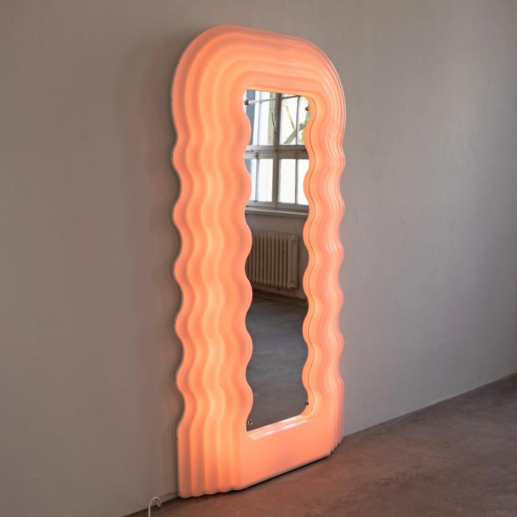 Bild 1 zu Objekt, Standspiegel Modell Ultrafragola, Ettore Sottsass, Poltronova, K-15 567