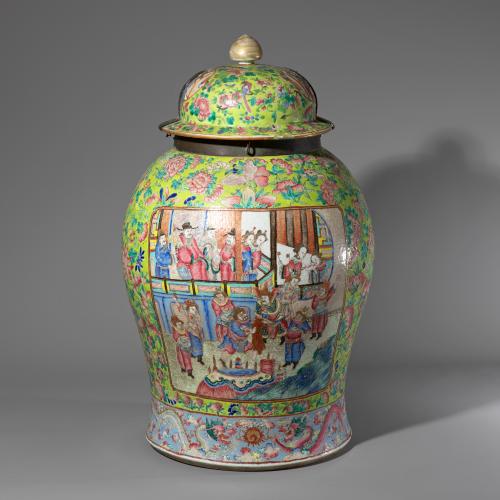 Famille rose-Deckelvase