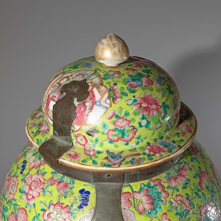 Bild 4 zu Objekt, Famille rose-Deckelvase, K-16A 11