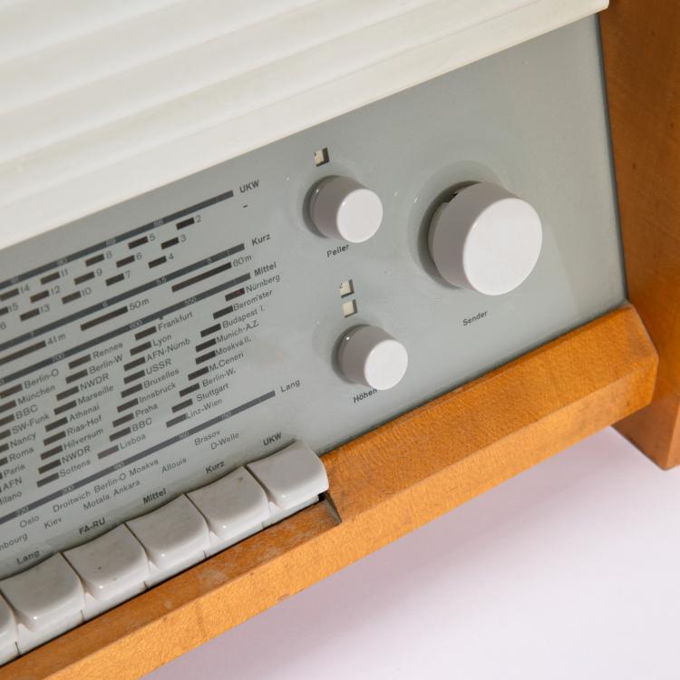 Bild 1 zu Objekt, Table super G 11 (RC 62-2) + operating instructions, Hans Gugelot, Braun, K-15O 1