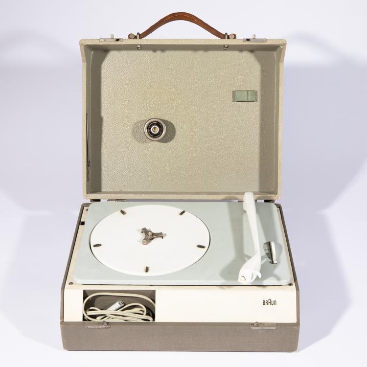 Bild 2 zu Objekt, Phonokoffer / tragbarer Plattenspieler PC 3 SV, Dieter Rams,Wilhelm Wagenfeld, Braun, K-15O 3