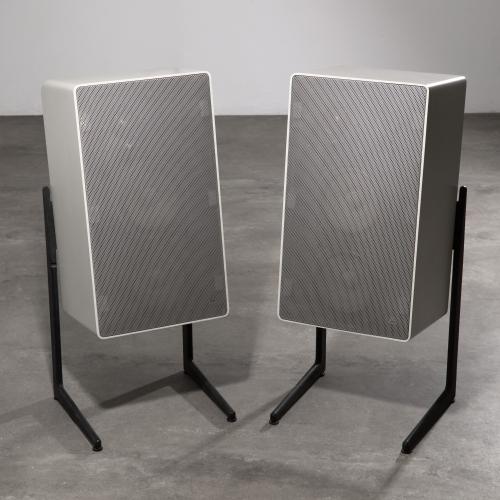 2 x active speakers LV 720 + legs FL 80