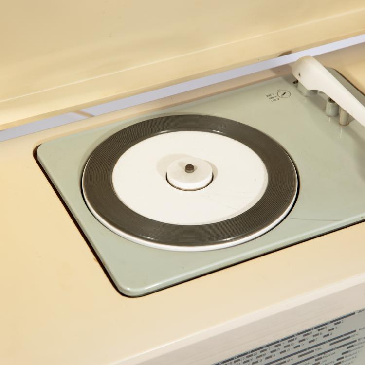 Bild 2 zu Objekt, Stereo compact device RC 81 / Atelier 1-81, Dieter Rams, Braun, K-15O 7