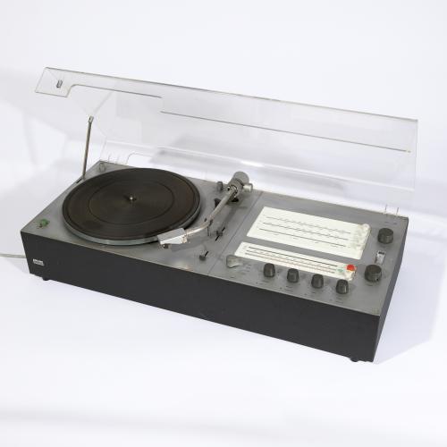 Compact device with record player, Audio 300
