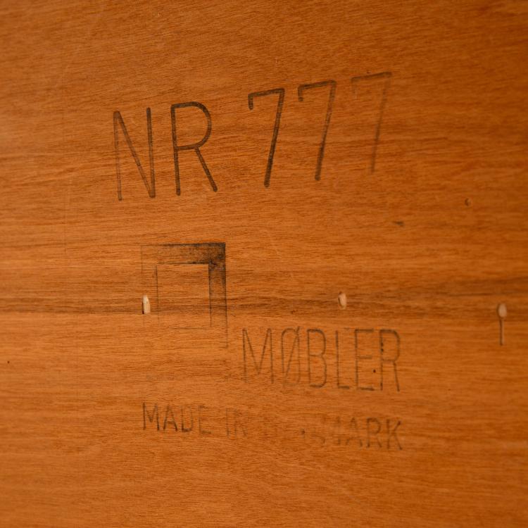 Bild 5 zu Objekt, 8 St&uuml;hle Modell 42 + Esstischen + 2 Einlegeplatten, Kai Kristiansen, Schou Andersen, K-16B 700