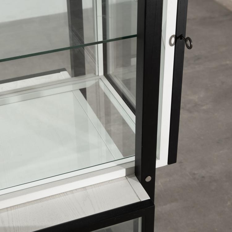 Bild 3 zu Objekt, Bauhaus Vitrine Modell S 40-1, Marcel Breuer, Tecta, K-16B 556