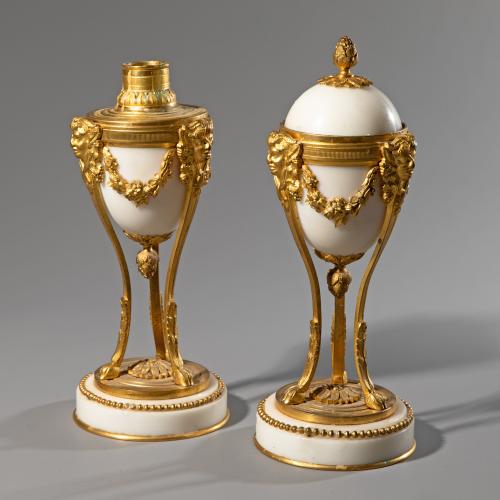 Paar Cassolette Kerzenleuchter im Stil Louis XVI.