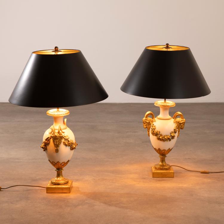 Bild 2 zu Objekt, Pair of Louis XVI style urns, Frankreich, K-16A 59