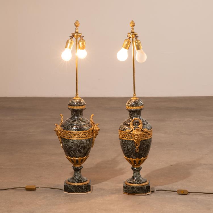 Bild 3 zu Objekt, Pair of Louis XVI style urns, 19th century, Frankreich, K-16A 55