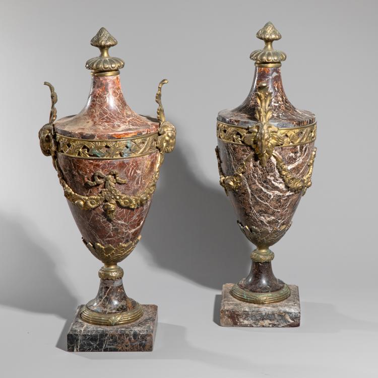 Hauptbild zu Objekt, Pair of Louis XVI style urns, Frankreich, K-16A 56