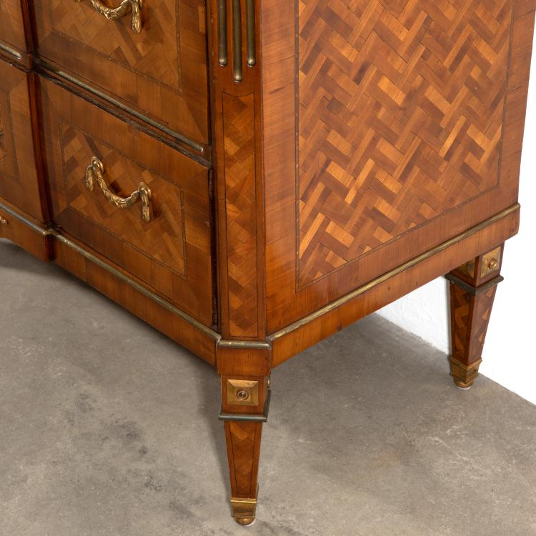 Bild 4 zu Objekt, Klassizistische Kommode, K-16A 32