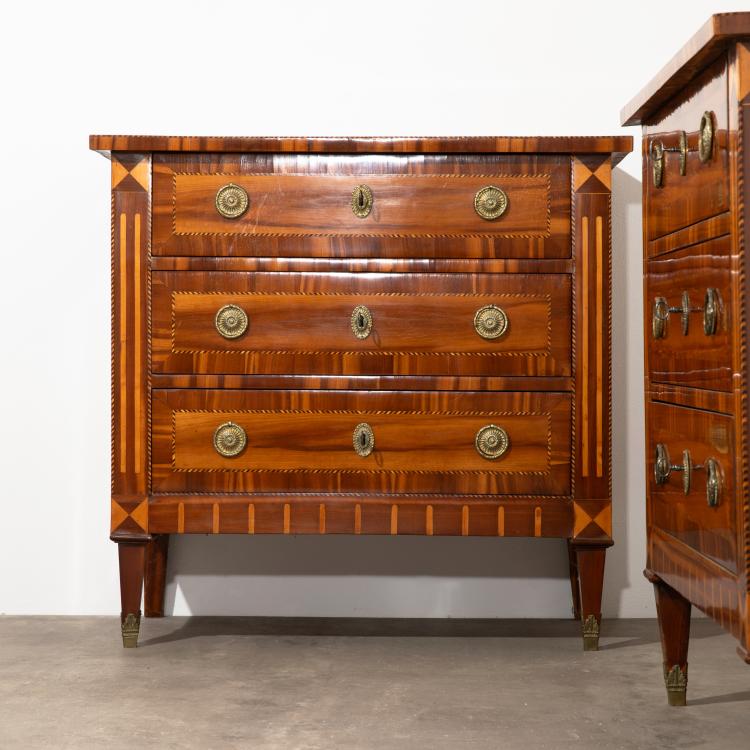 Bild 1 zu Objekt, Paar Klassizistische Kommoden, K-16A 31