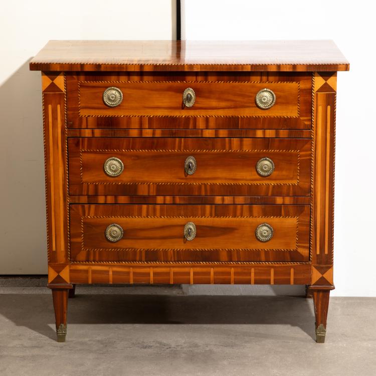 Bild 2 zu Objekt, Paar Klassizistische Kommoden, K-16A 31